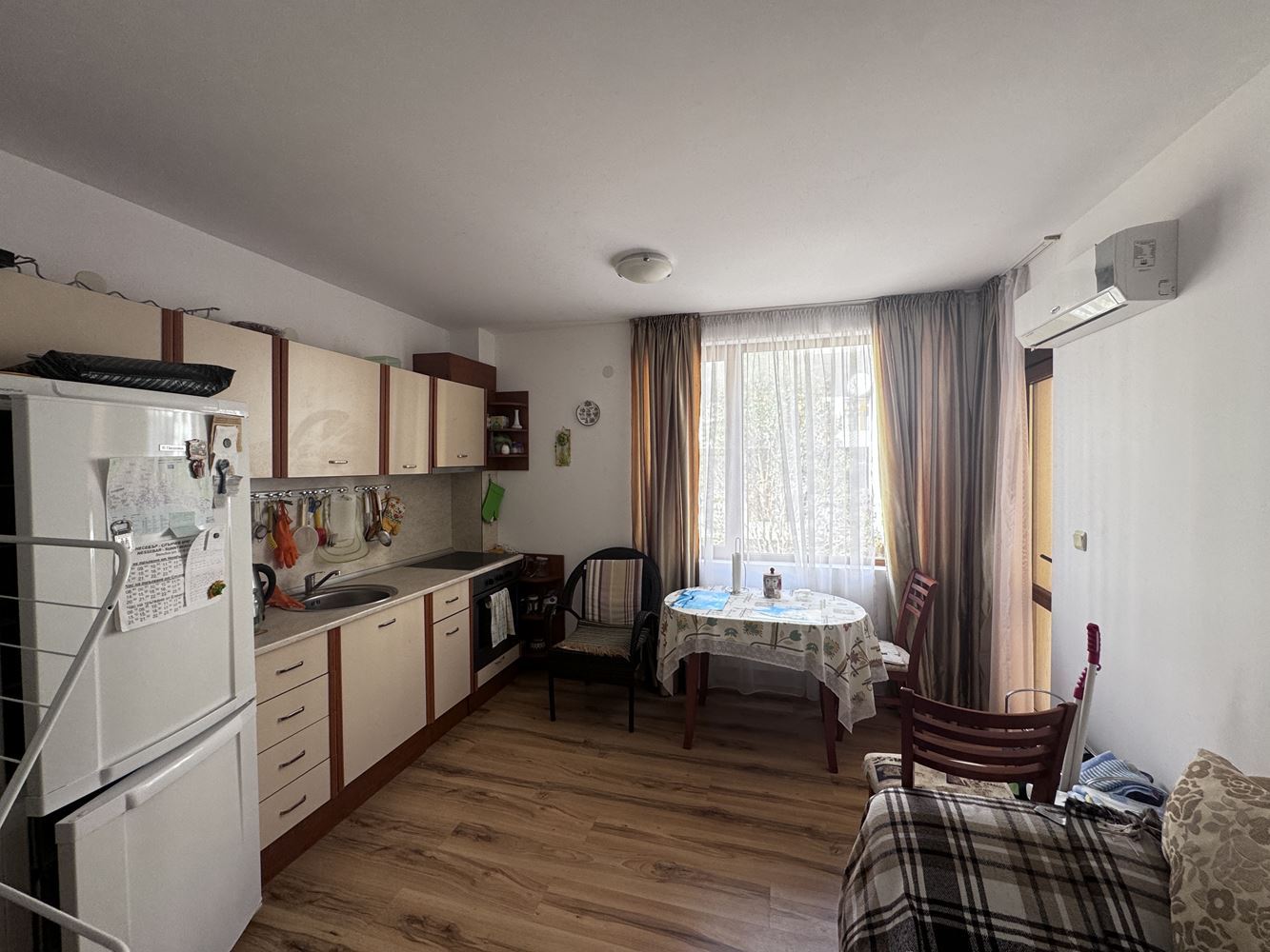 One-bedroom apartment with direct pool access in the “Viktorio” complex, Sveti Vlas – comfort and holiday feeling