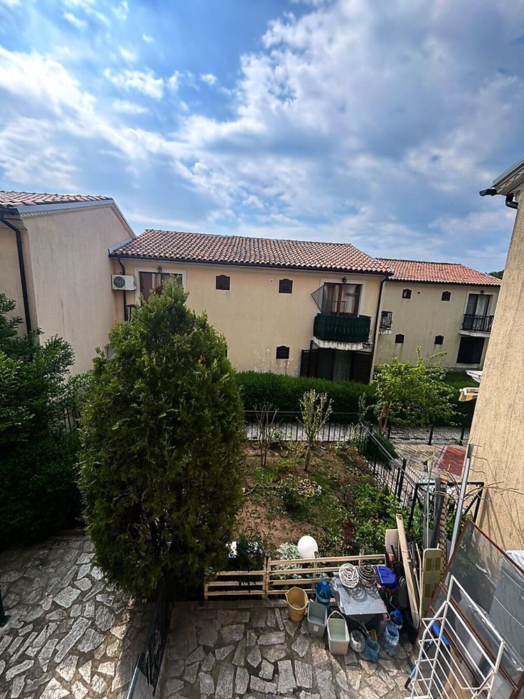 Bright One-Bedroom Apartment with a Large Terrace and Greenery Views in Elenite