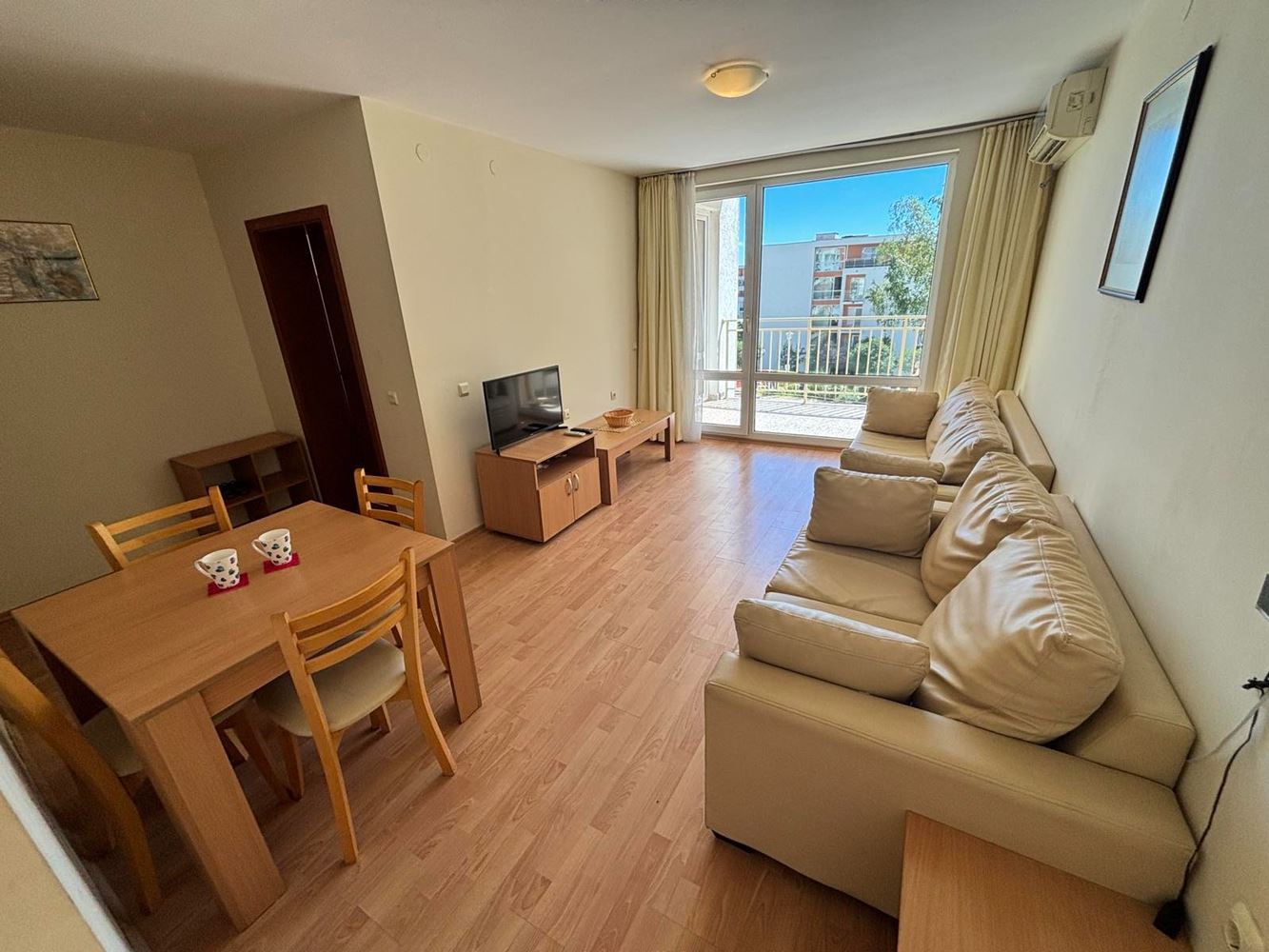 Apartment with a Beautiful Pool View in Sveti Vlas – Your Place for a Seaside Holiday
