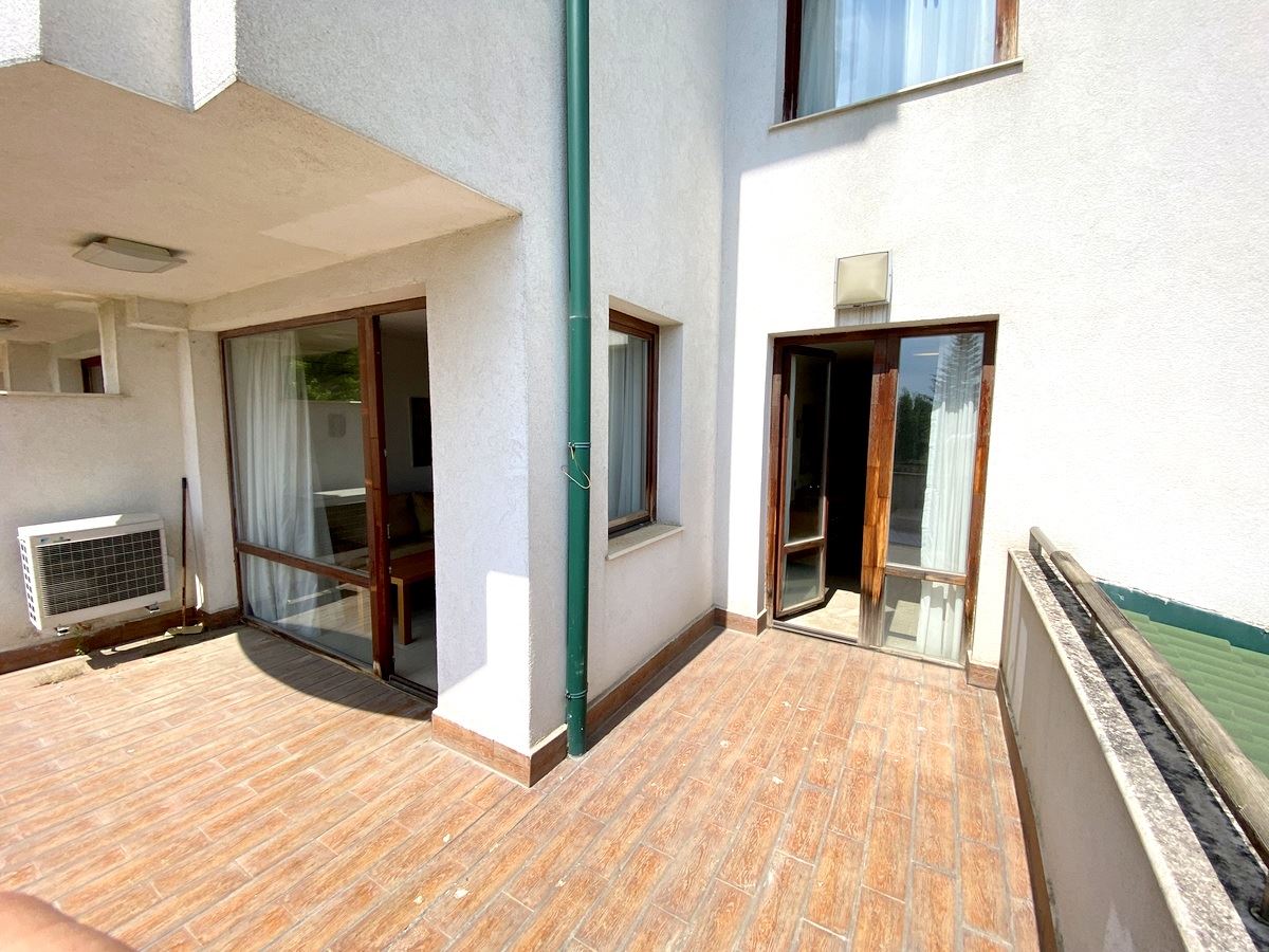 One-bedroom apartment on the first sea line in Ravda – luxury, nature, and impressive pool view