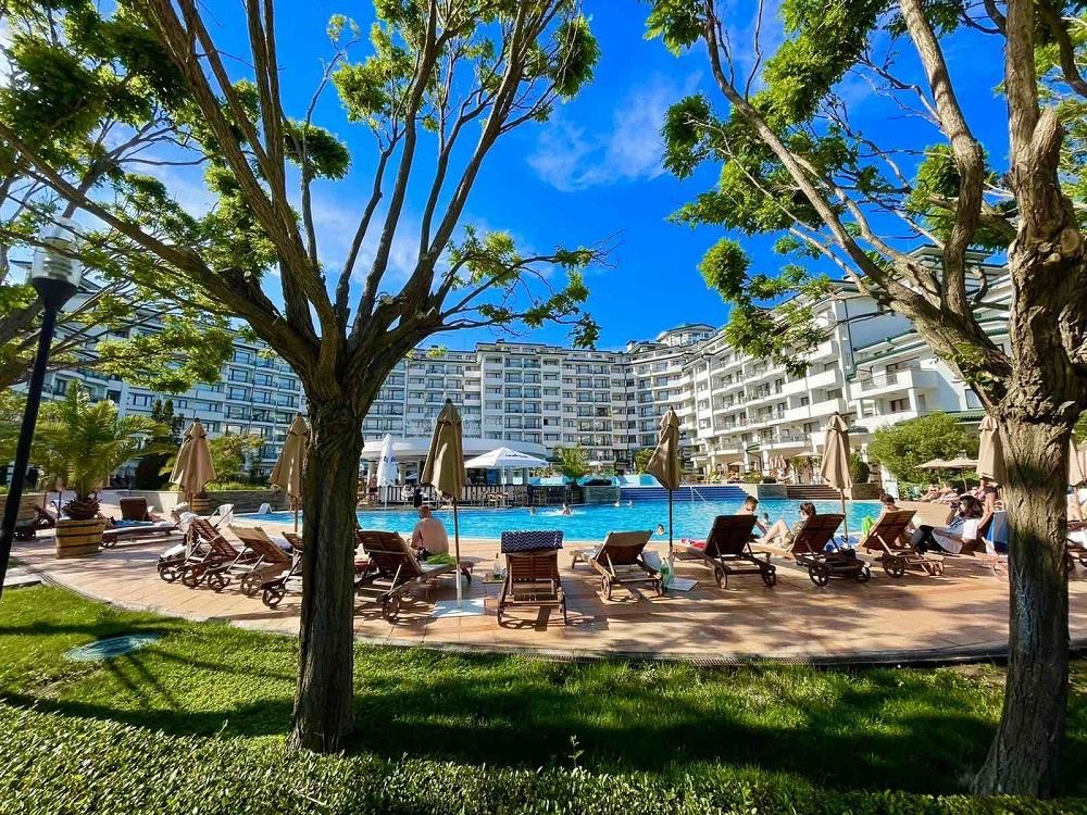 High Standard and Diverse Amenities – Exceptional Two-Room Apartment in a Luxury Seafront Complex in Ravda