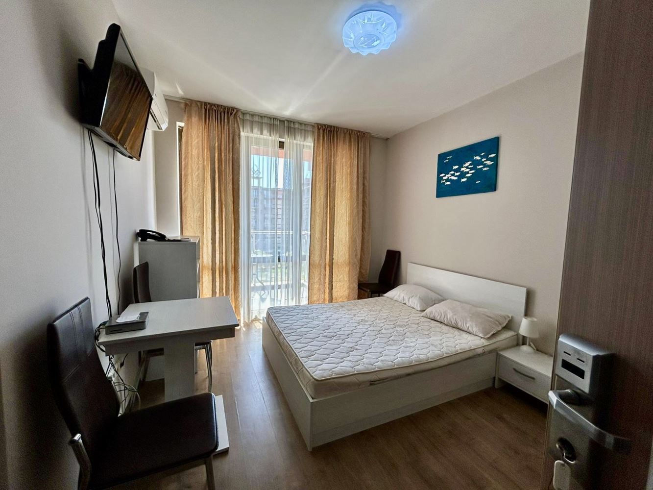 Bright and cozy studio with view of beautiful inner courtyard – comfort and tranquility in a modern complex