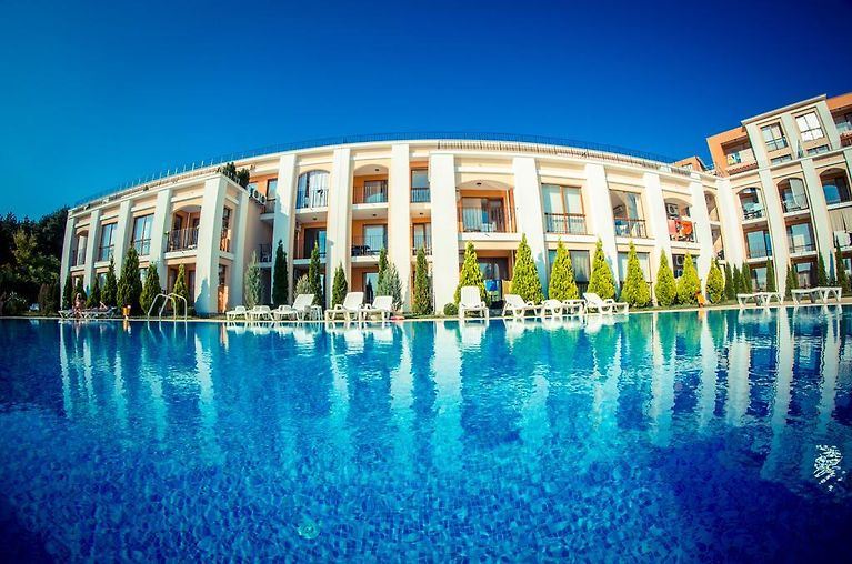 Cozy apartment in Sveti Vlas on the ground floor – sea, mountain and luxury complex