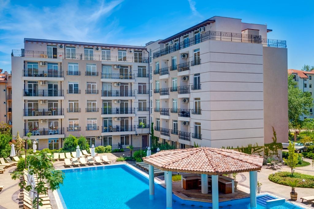 Furnished studio with panoramic terrace and pool view in Sunny Beach – comfort and SPA amenities all year round