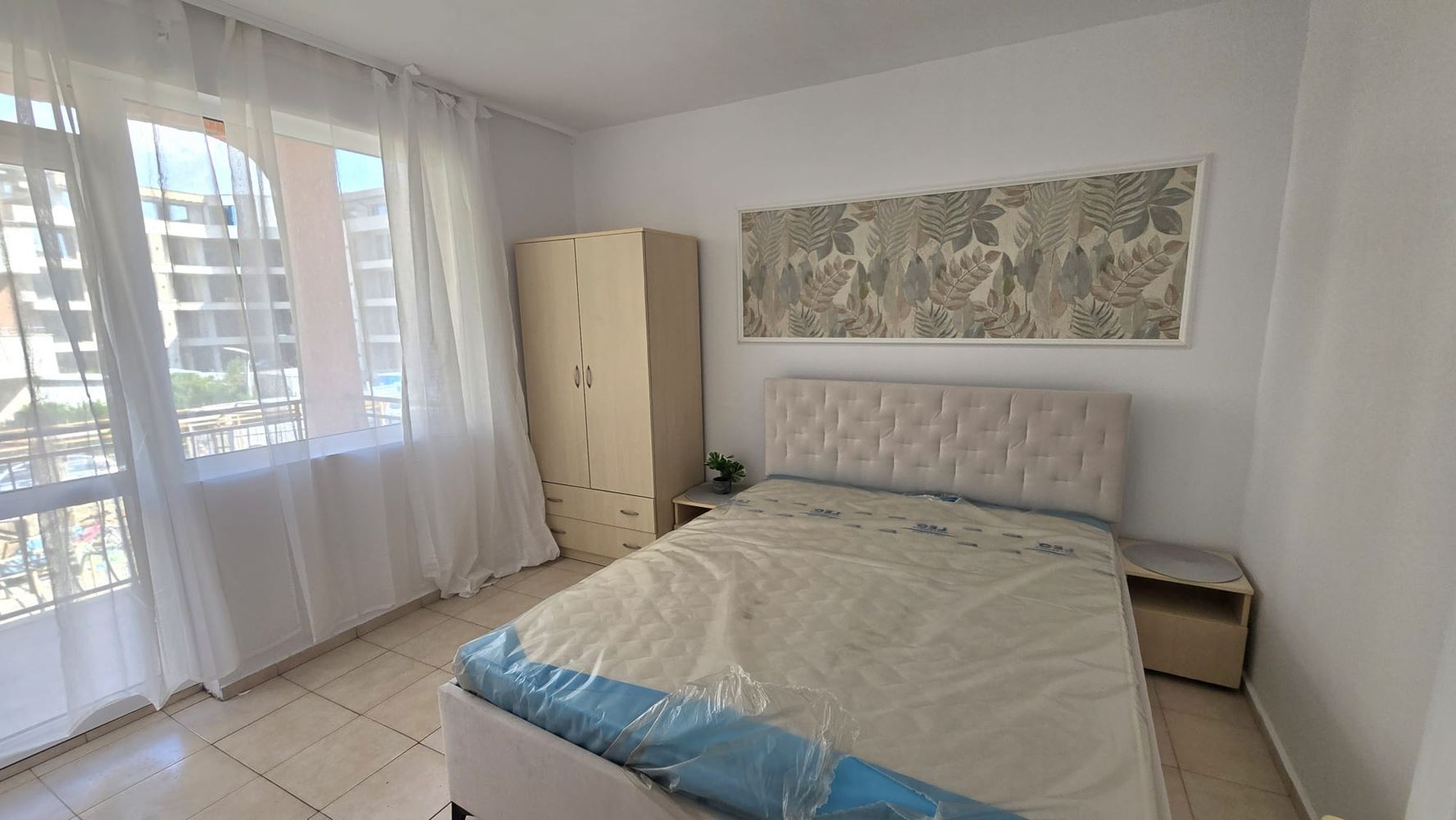 Three-room apartment with southern exposure and pool view in Sunny Beach