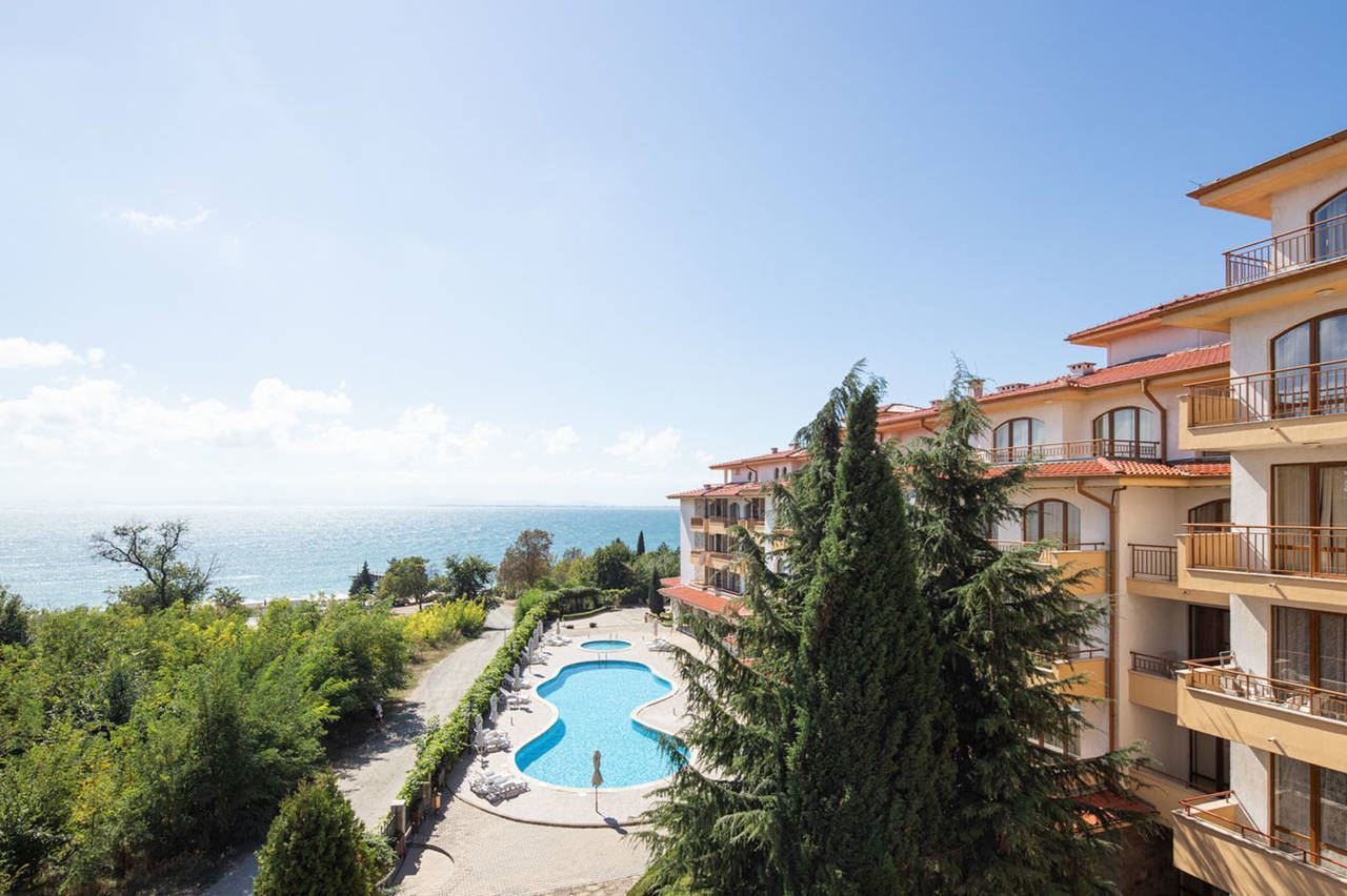One-Bedroom Apartment on the First Line in Ravda – Sea View, Cosiness and Everything You Need for a Perfect Holiday