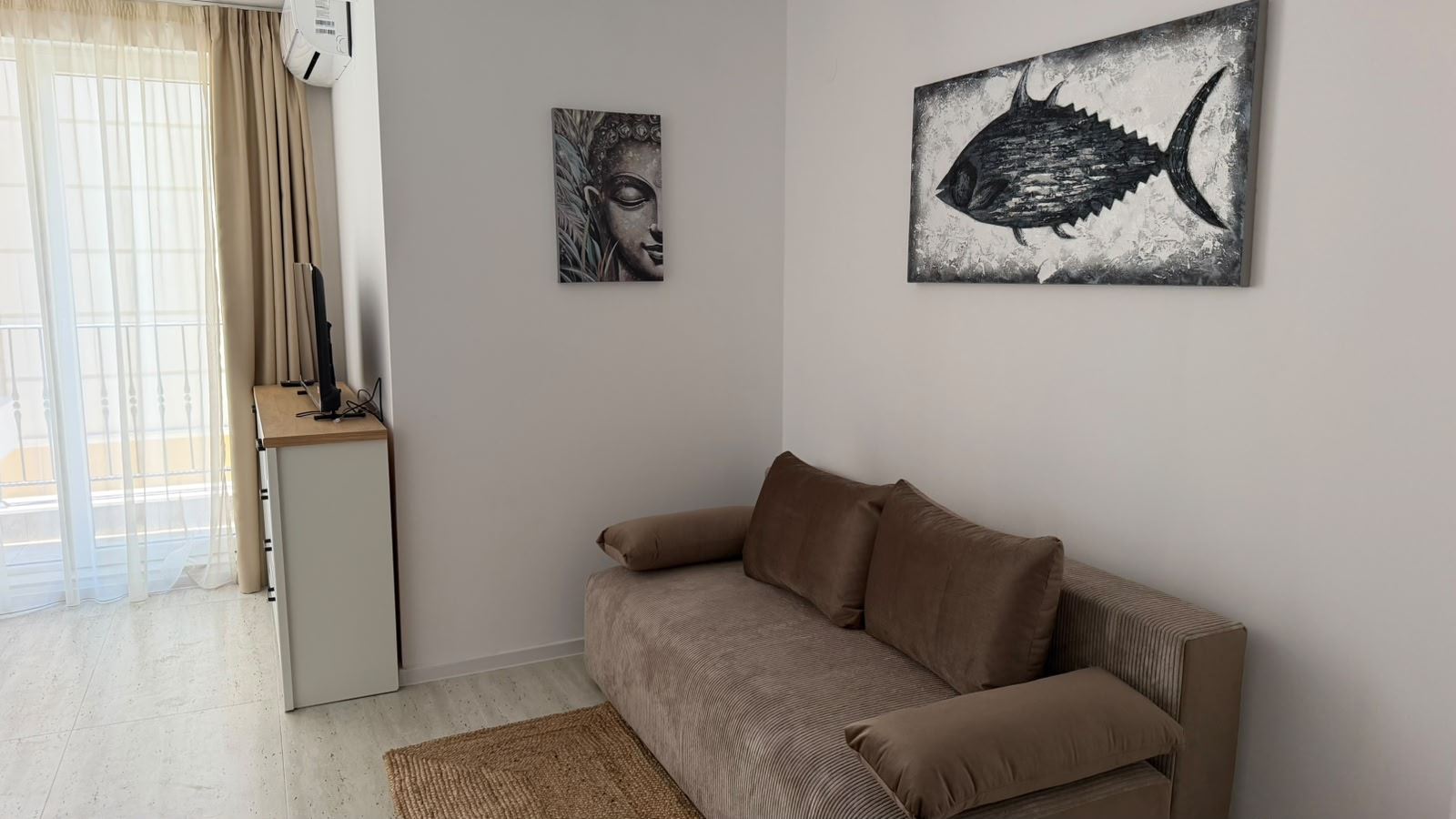 Beautiful spacious studio with sea view only 100 m from the beach in Sveti Vlas