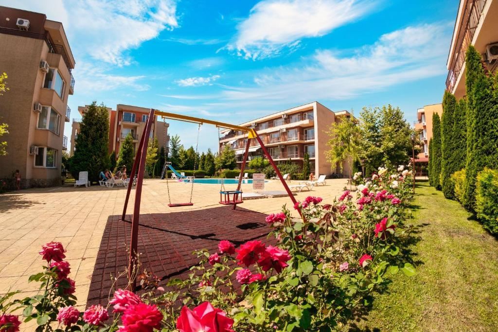 Cozy Studio Apartment in a Modern Complex with Luxury Amenities and Excellent Location