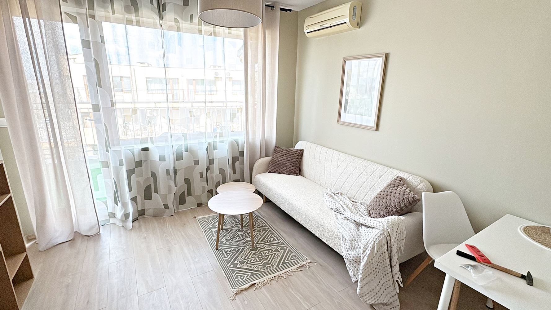 Stylish one-bedroom apartment with low maintenance fee in an excellent complex in Sunny Beach – ready to move in or for investment