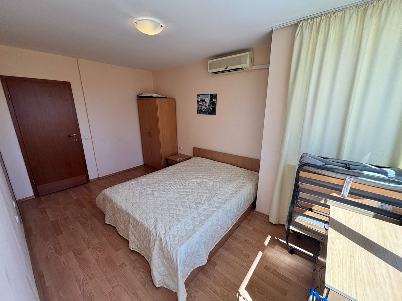 Apartment with a Beautiful Pool View in Sveti Vlas – Your Place for a Seaside Holiday