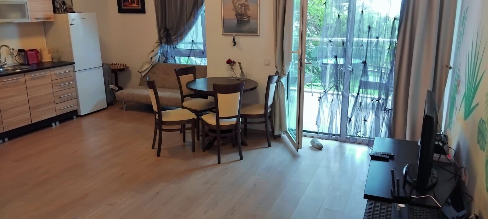 Spacious studio with pool view in a quiet complex in Sveti Vlas – comfort and coziness by the sea