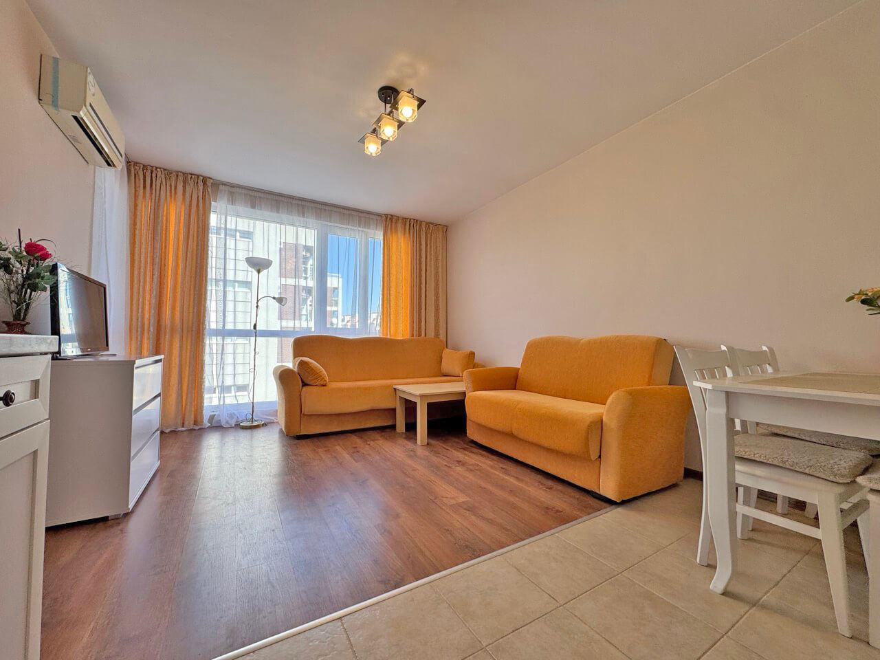 One-Bedroom Apartment with Pool View – Coziness, Greenery and Comfort in a Gated Complex