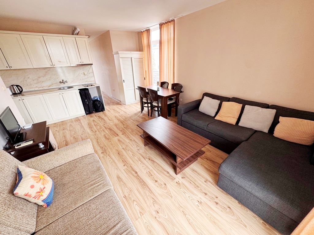 One-bedroom apartment with pool view in a prestigious complex in Sunny Beach