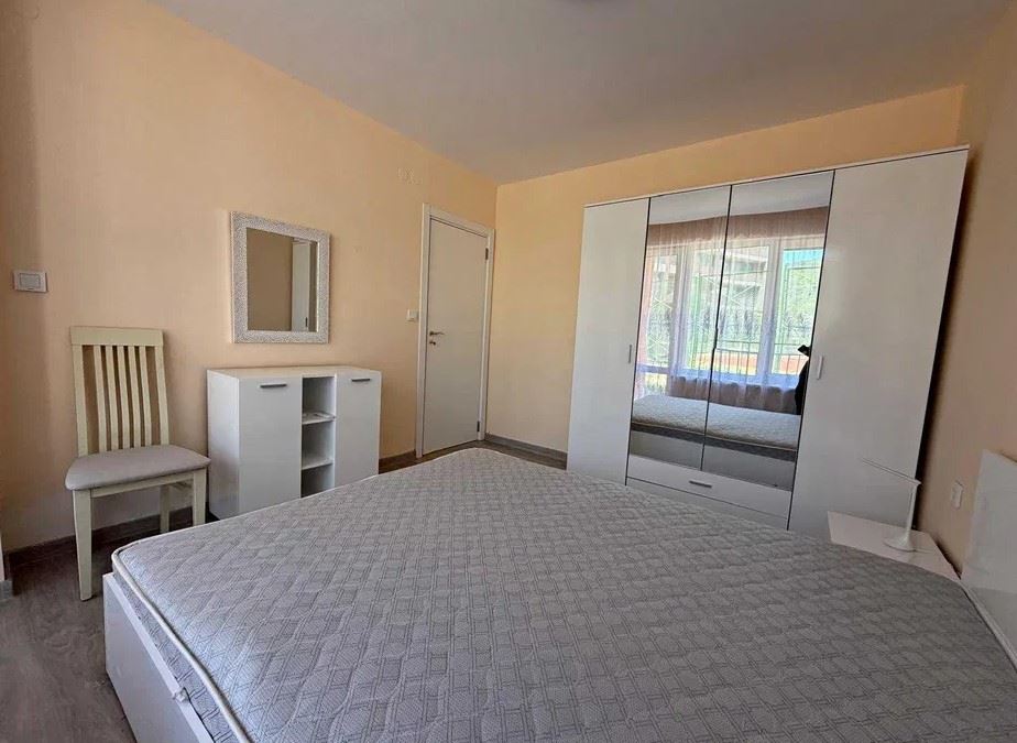 First-line apartment in Elenite – major renovation, residential electricity and direct beach access
