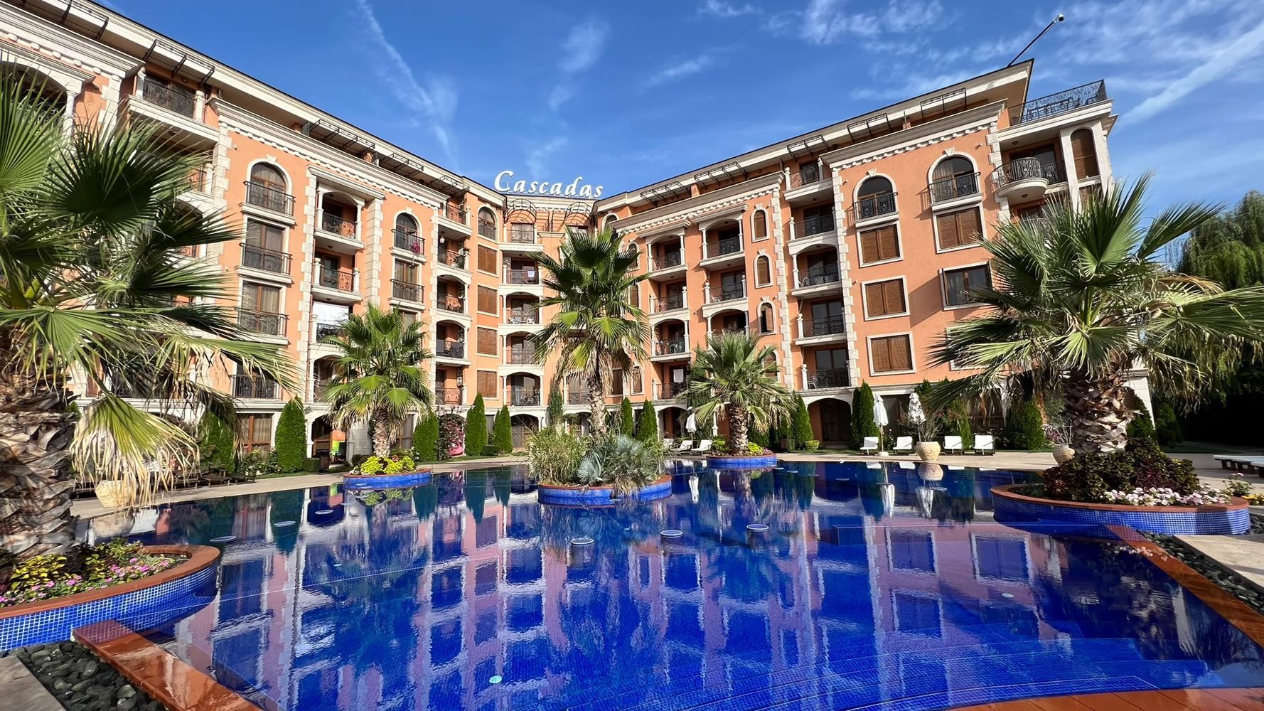 Two-room apartment with panoramic sea view, just a step away from the sea in Ravda