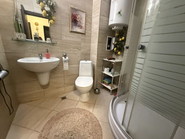 Spacious Three-Bedroom Apartment Close to the Sea with Excellent Complex Facilities