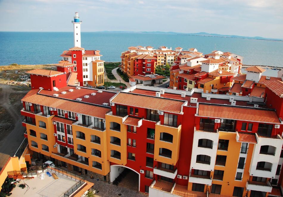 First-line apartment with panoramic sea surroundings and full range of amenities – Aheloy