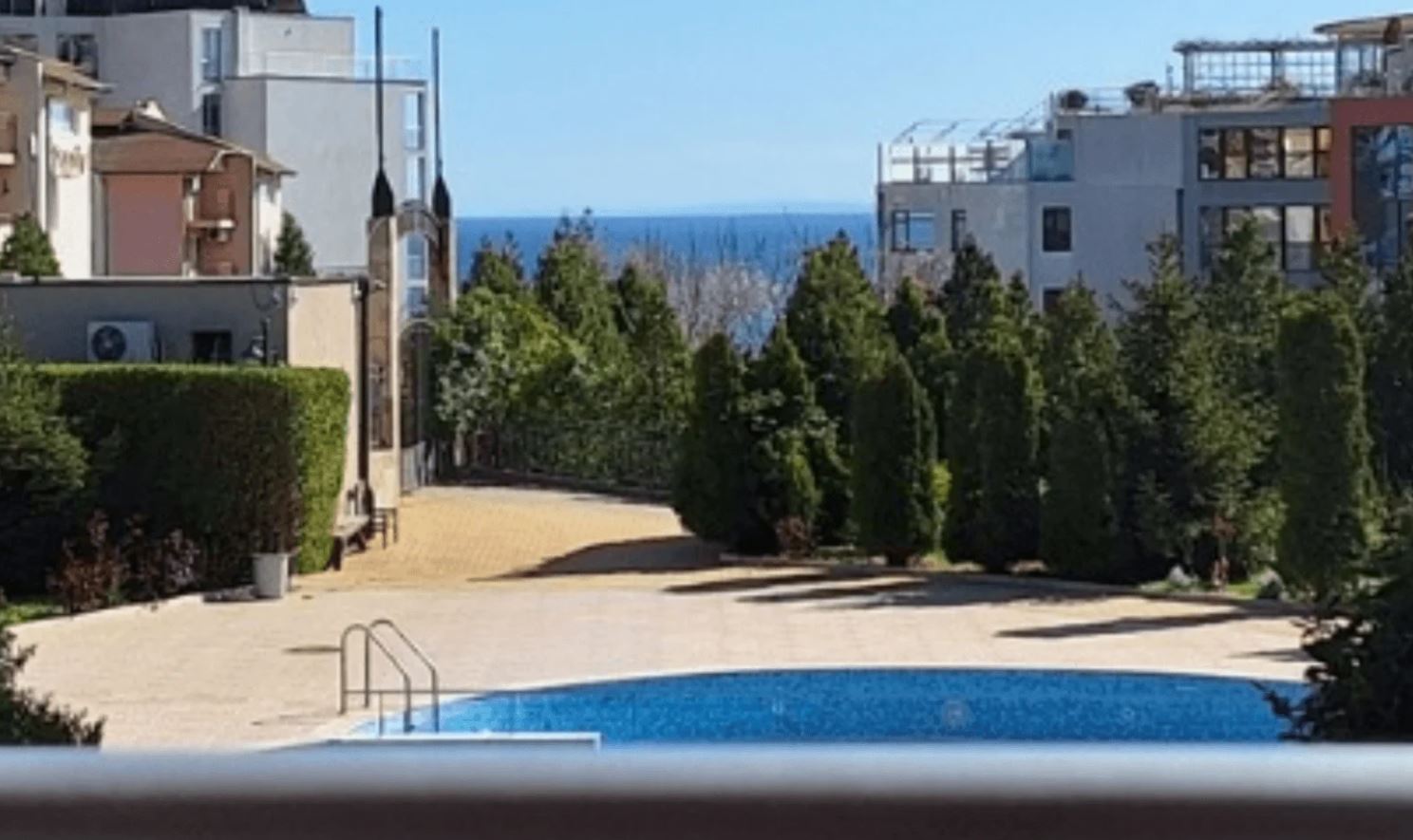 One-Bedroom Apartment on the First Sea Line in Sveti Vlas – Cozy Property with Pool and Sea View