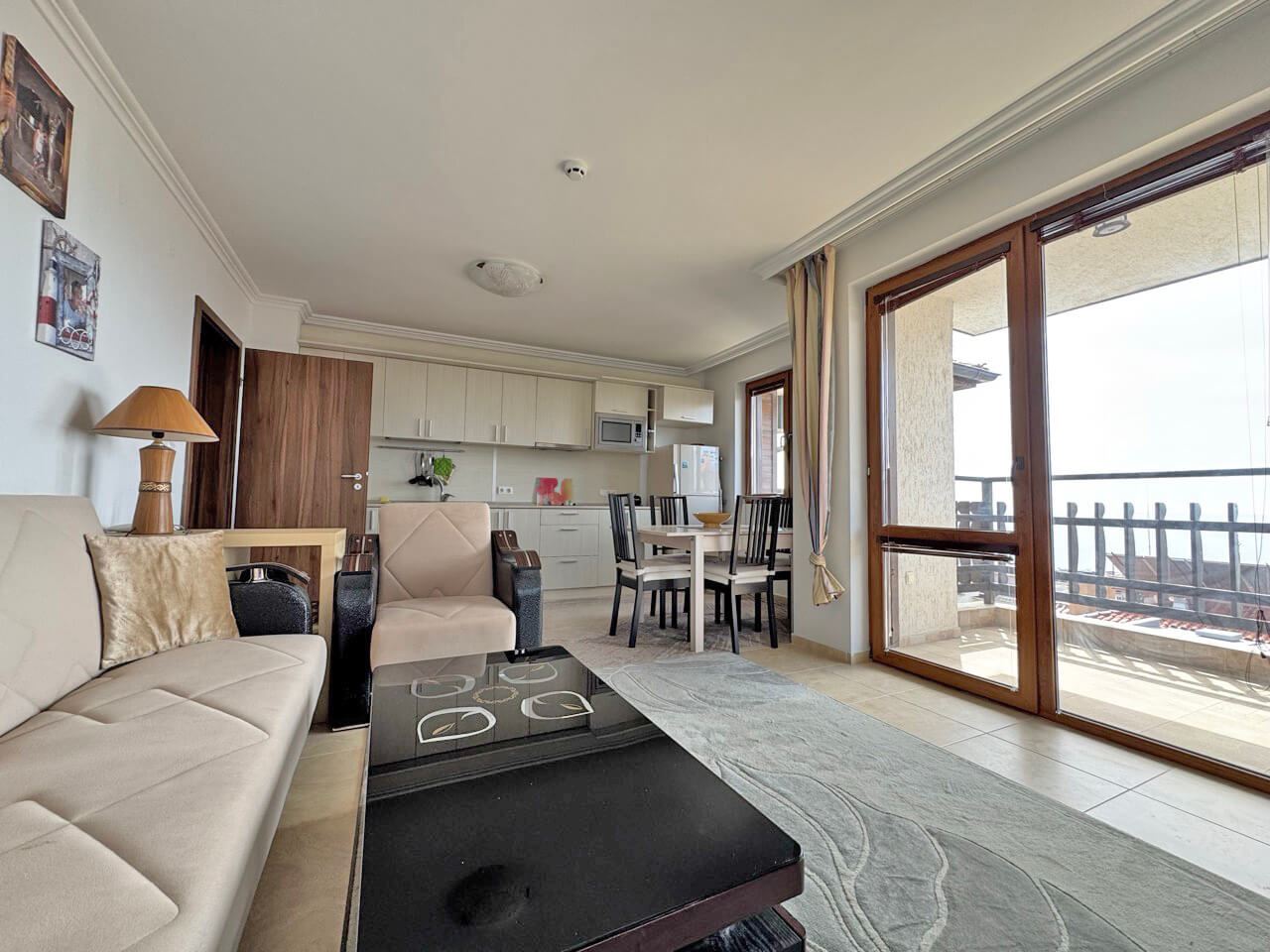 Spacious two-bedroom apartment in a boutique complex just meters from the sea in Sveti Vlas