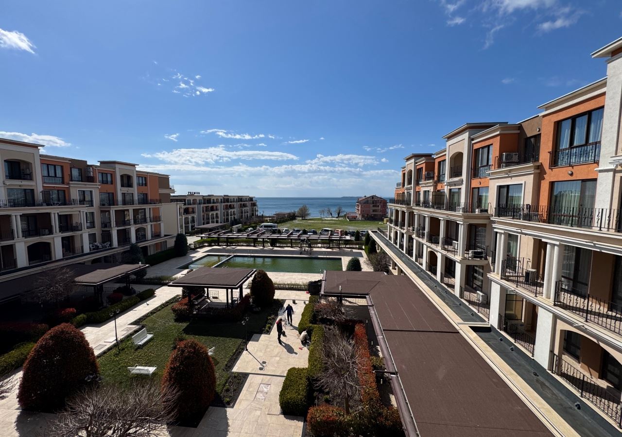 First-line studio with sea view in a luxury complex – fully furnished and ready to use