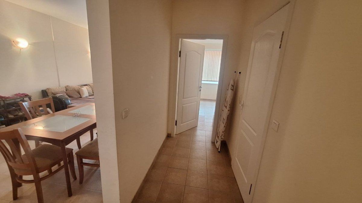 Spacious two-bedroom apartment just meters from the beach in Ravda