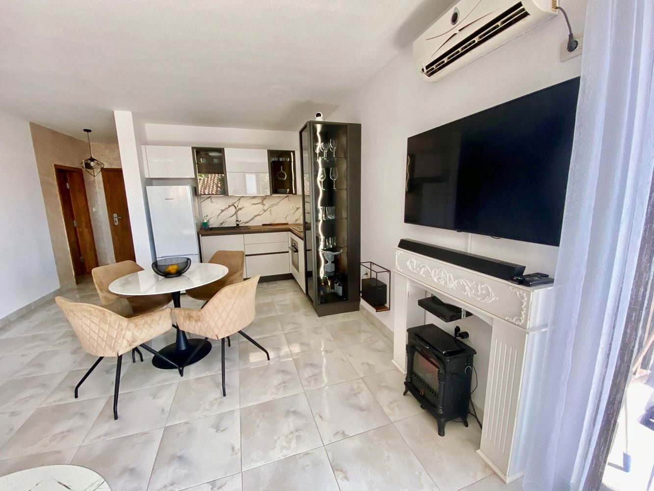 Luxury Two-Bedroom Apartment on the First Sea Line in the VIP Zone of Sveti Vlas