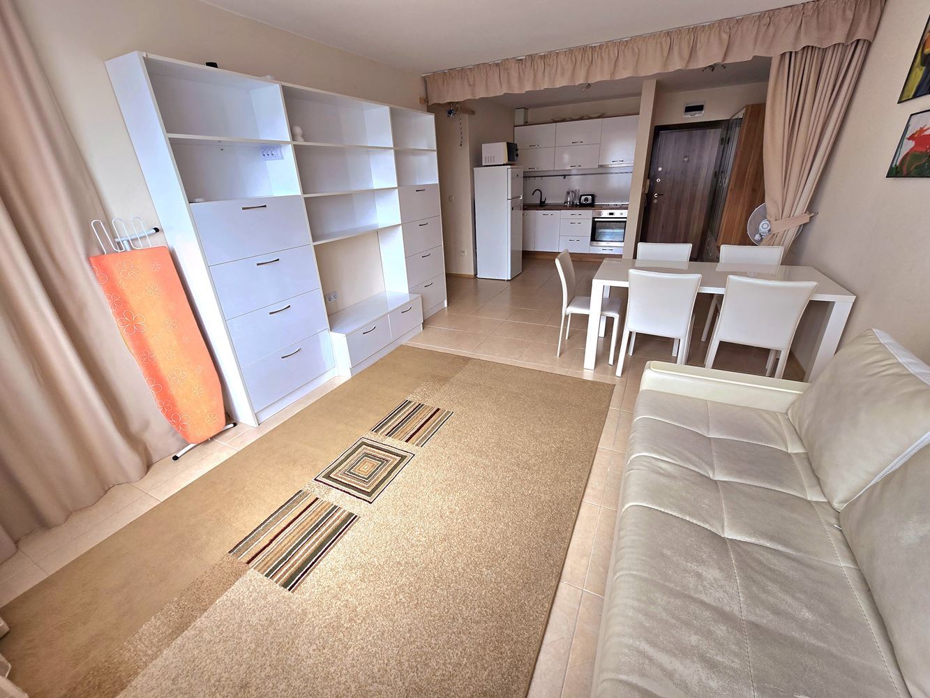 Space, Comfort and a Pool View – Your New Home in Ravda