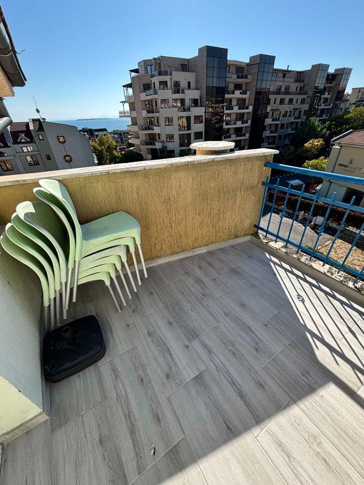 Panoramic sea-view three-bedroom? apartment in Sveti Vlas