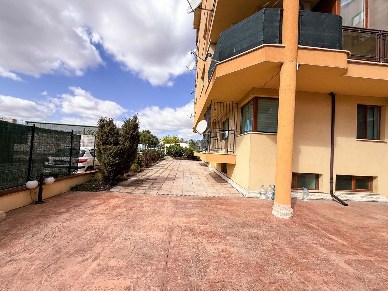 Sunny Beach: Cozy One-Bedroom Apartment with Low Maintenance Fee