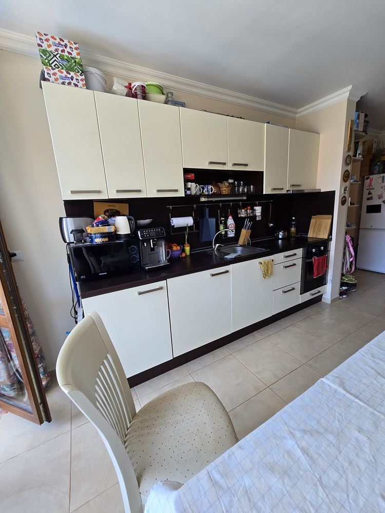 One-bedroom apartment in Sveti Vlas with direct access to the swimming pool – a quiet place for living and relaxation