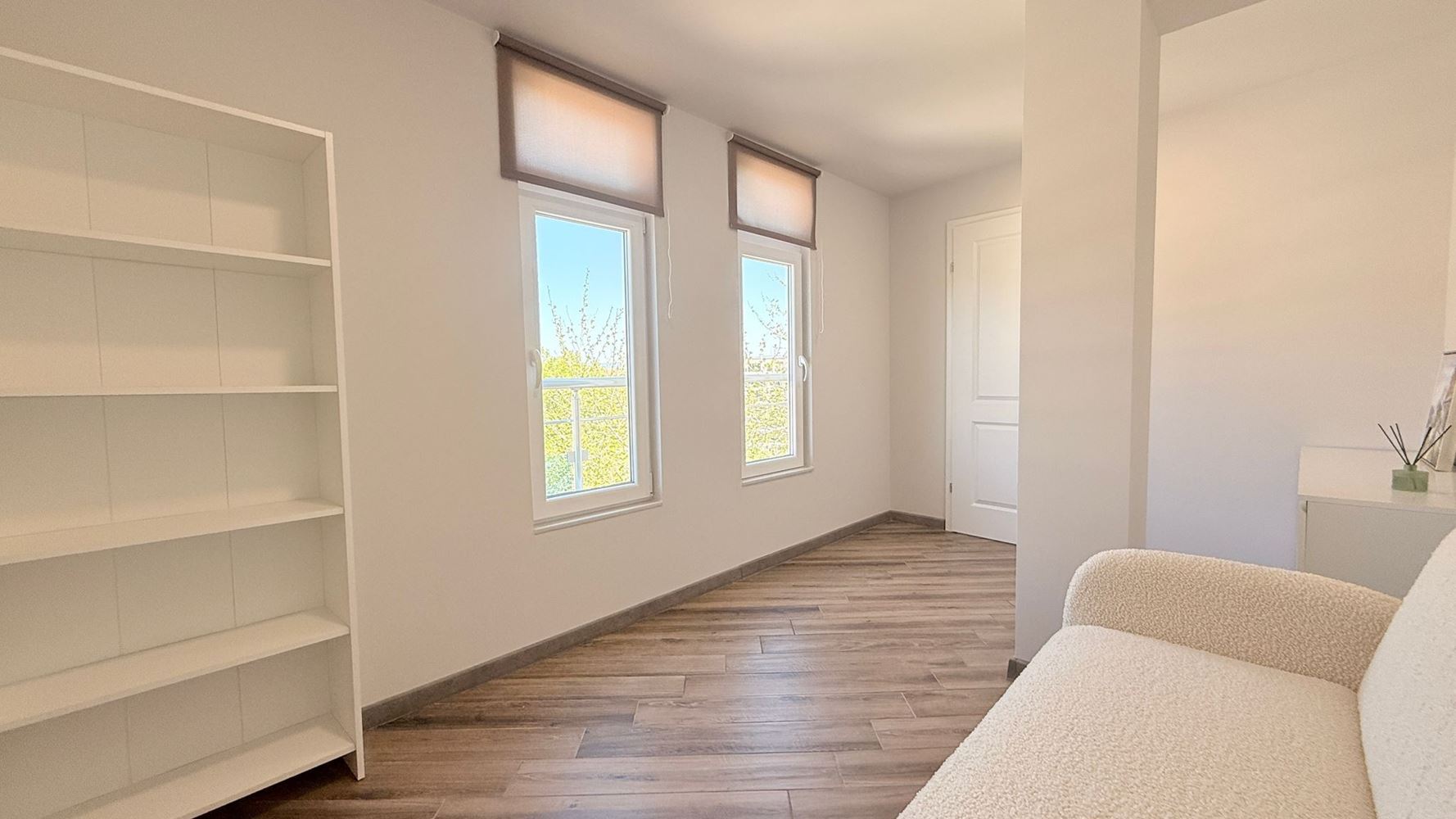 Luxury three-bedroom apartment on the first line in Ravda – space, prestige, and breathtaking sea panorama