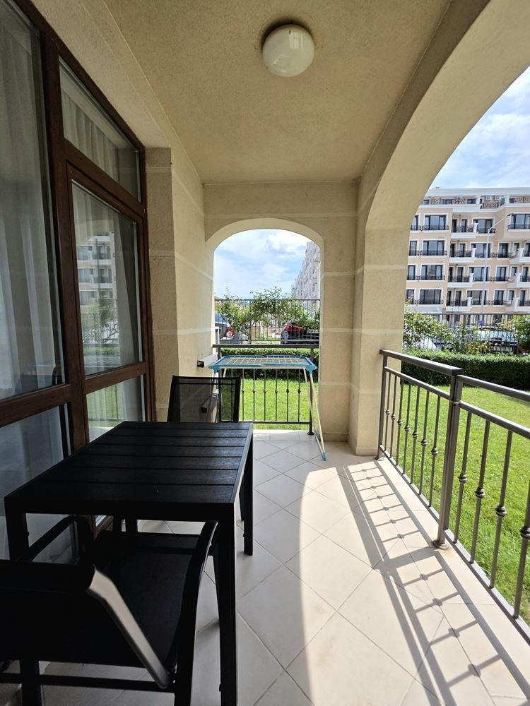 Sea Comfort with a Private Garden – One-Bedroom Apartment Just Steps from the Beach in Sveti Vlas