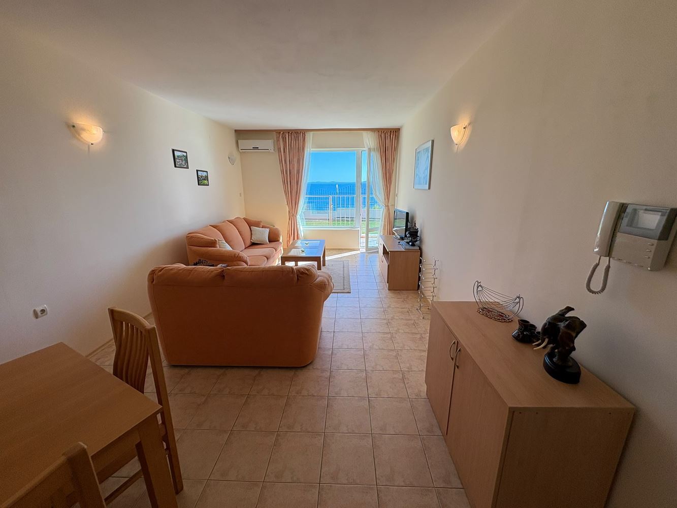 First Line in Sveti Vlas – Spacious One-Bedroom Apartment with Sea View