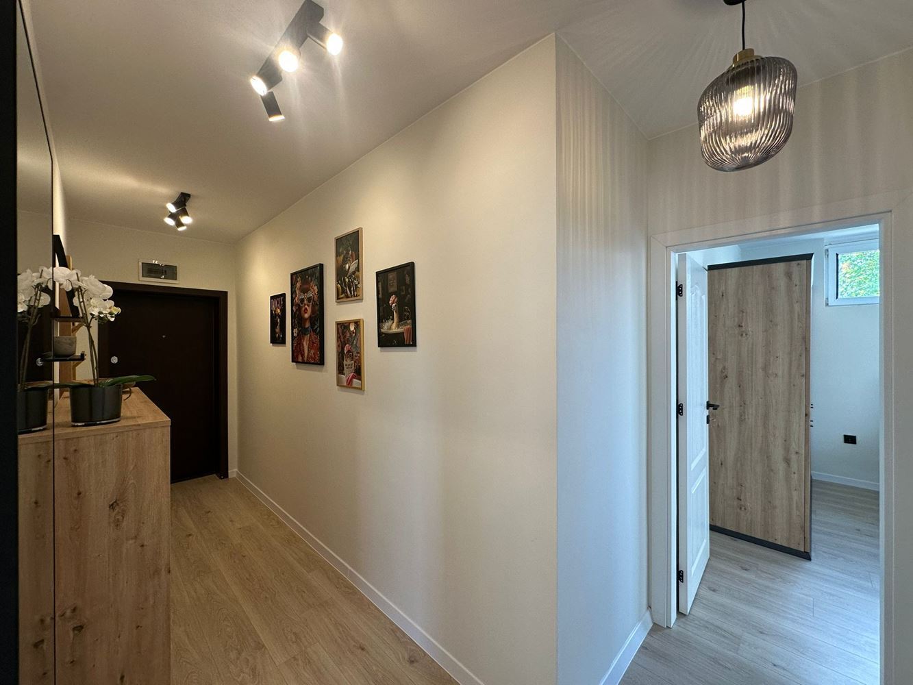 Luxuriously Furnished One-Bedroom Apartment with No Maintenance Fee in Sunny Beach