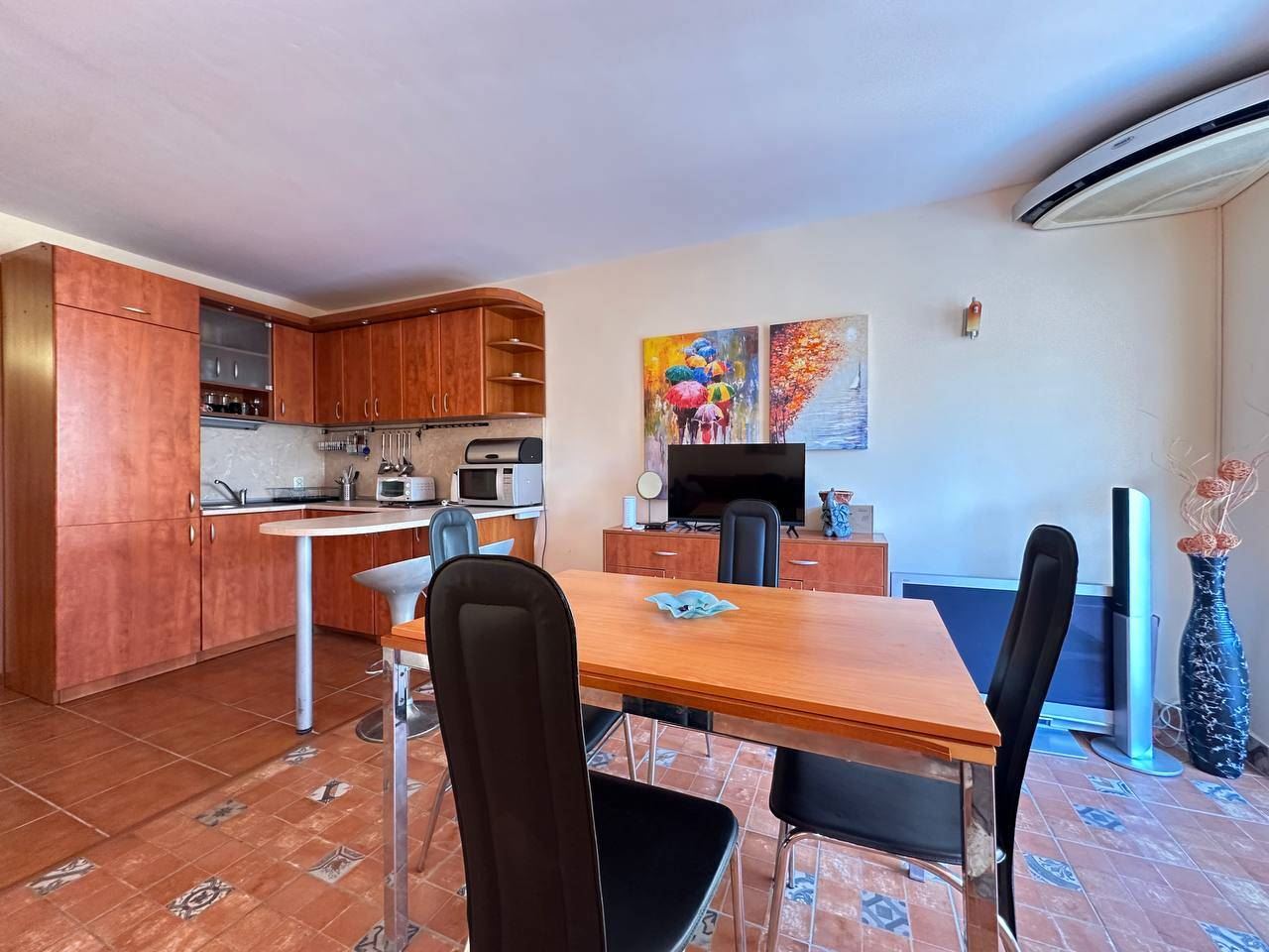Spacious one-bedroom apartment near the beach in Sunny Beach