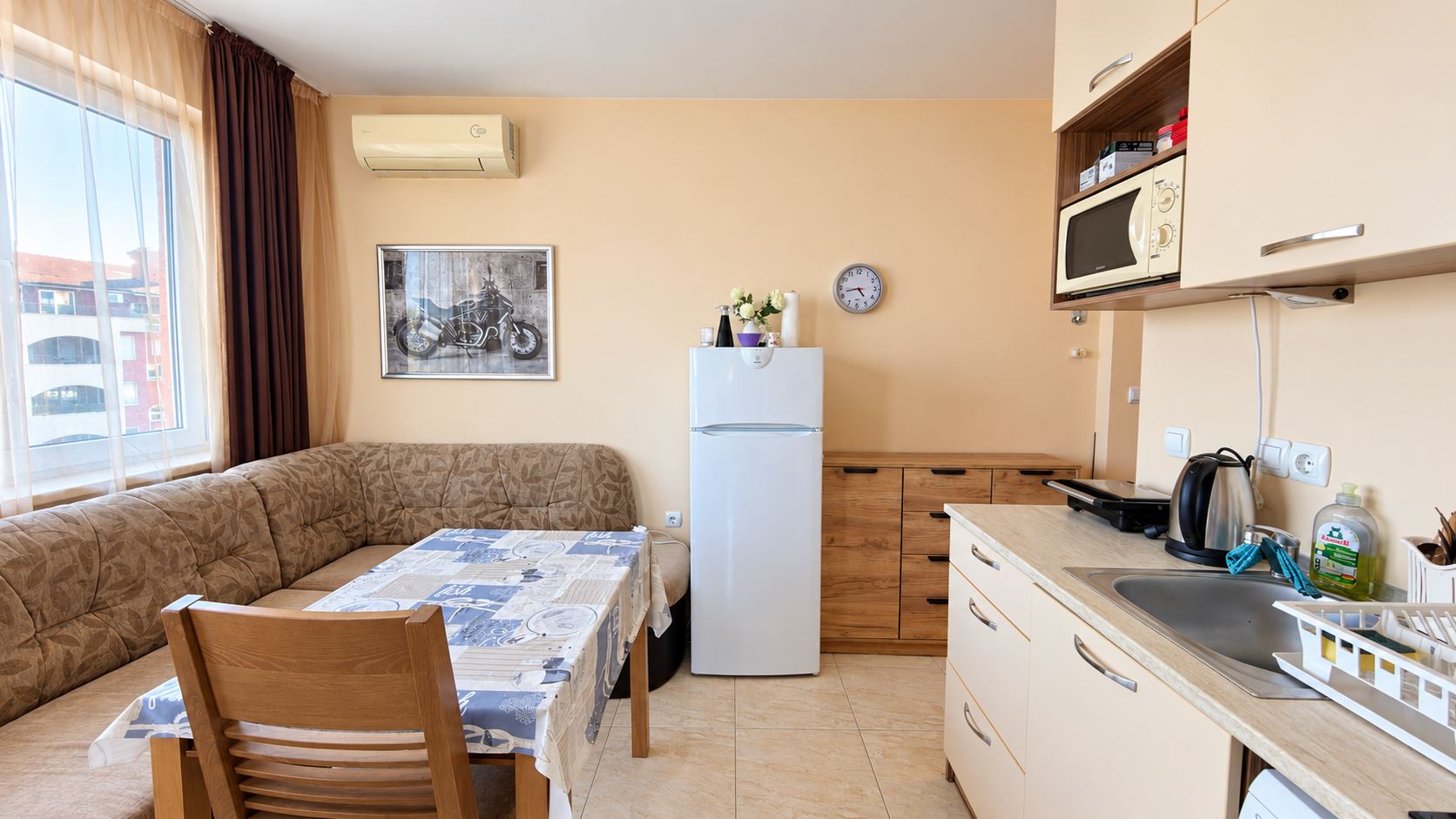 Cosy Small One-Bedroom Apartment in a Complex with a Swimming Pool and 24-Hour Security