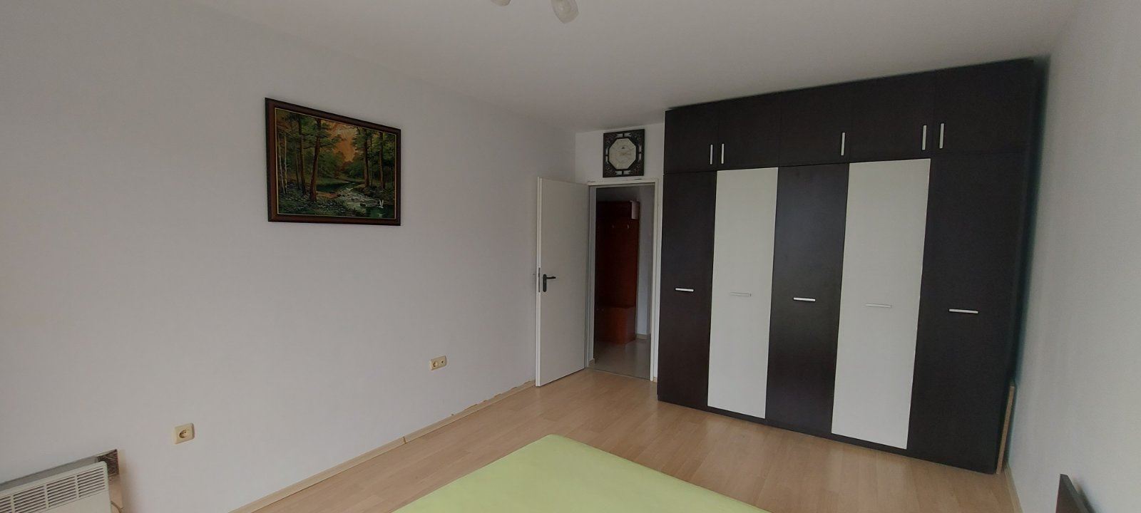One-Bedroom Apartment in Sveti Vlas with a Low Maintenance Fee and Year-Round Amenities
