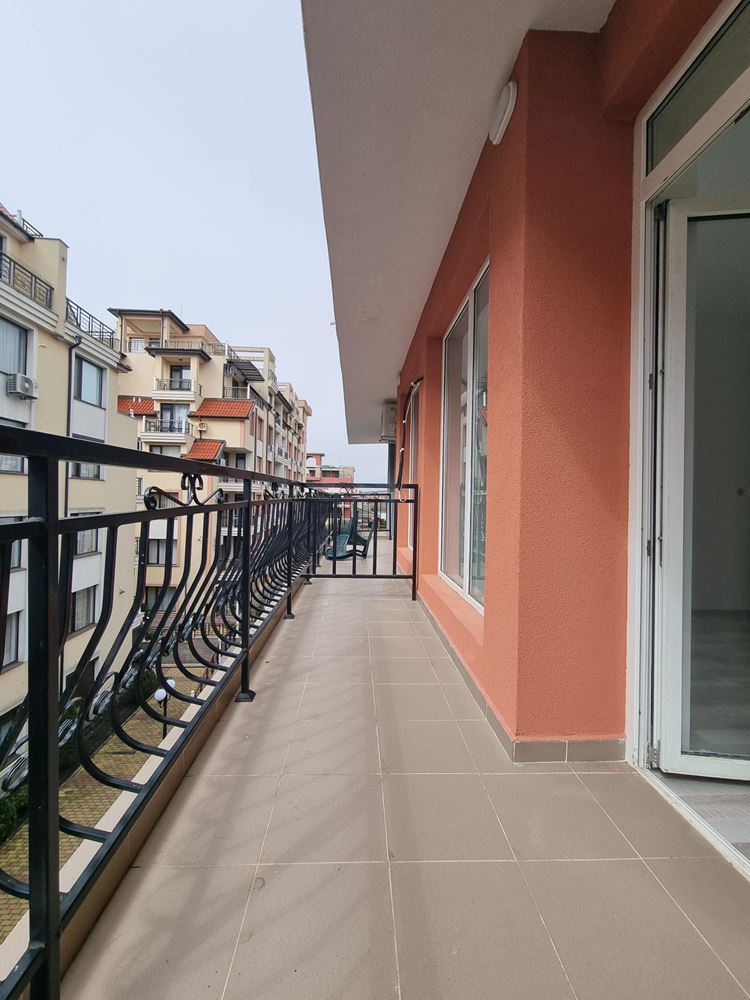 One-bedroom apartment in Sveti Vlas with no maintenance fee – comfort and tranquility 400 m from the sea
