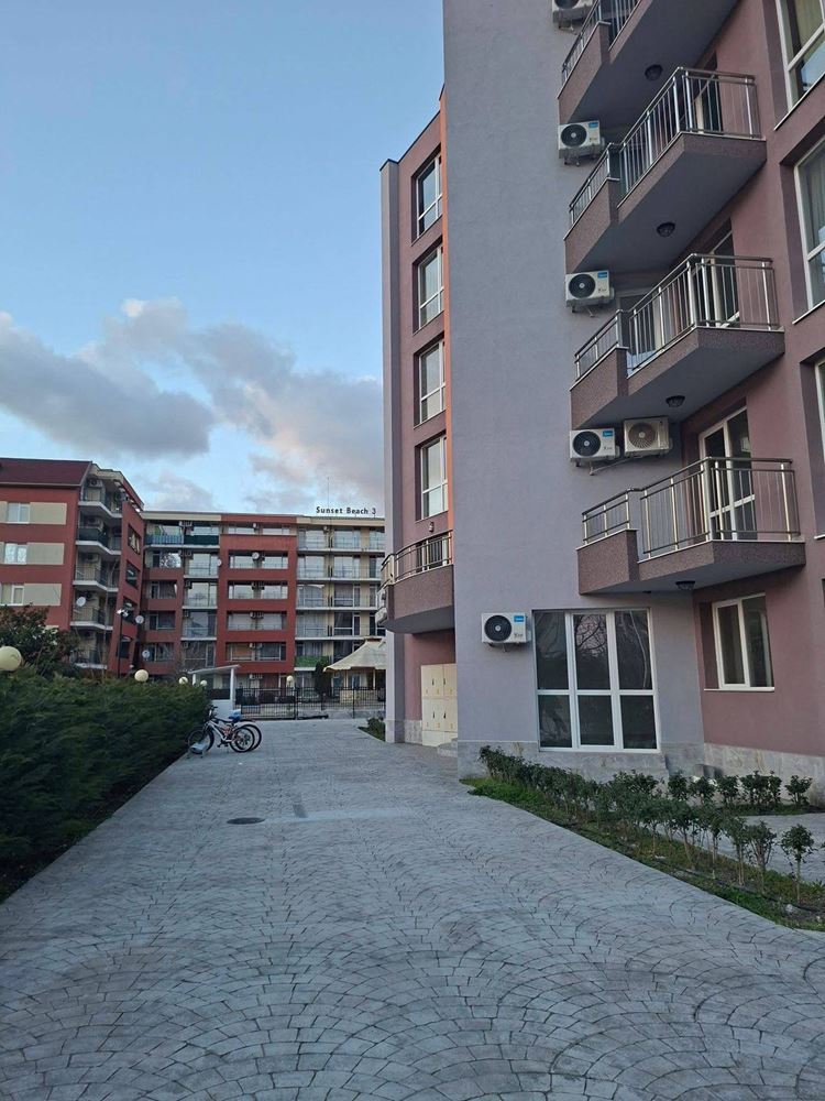 Stylish one-bedroom apartment with low maintenance fee in Sunny Beach – comfort, security and an excellent seaside investment