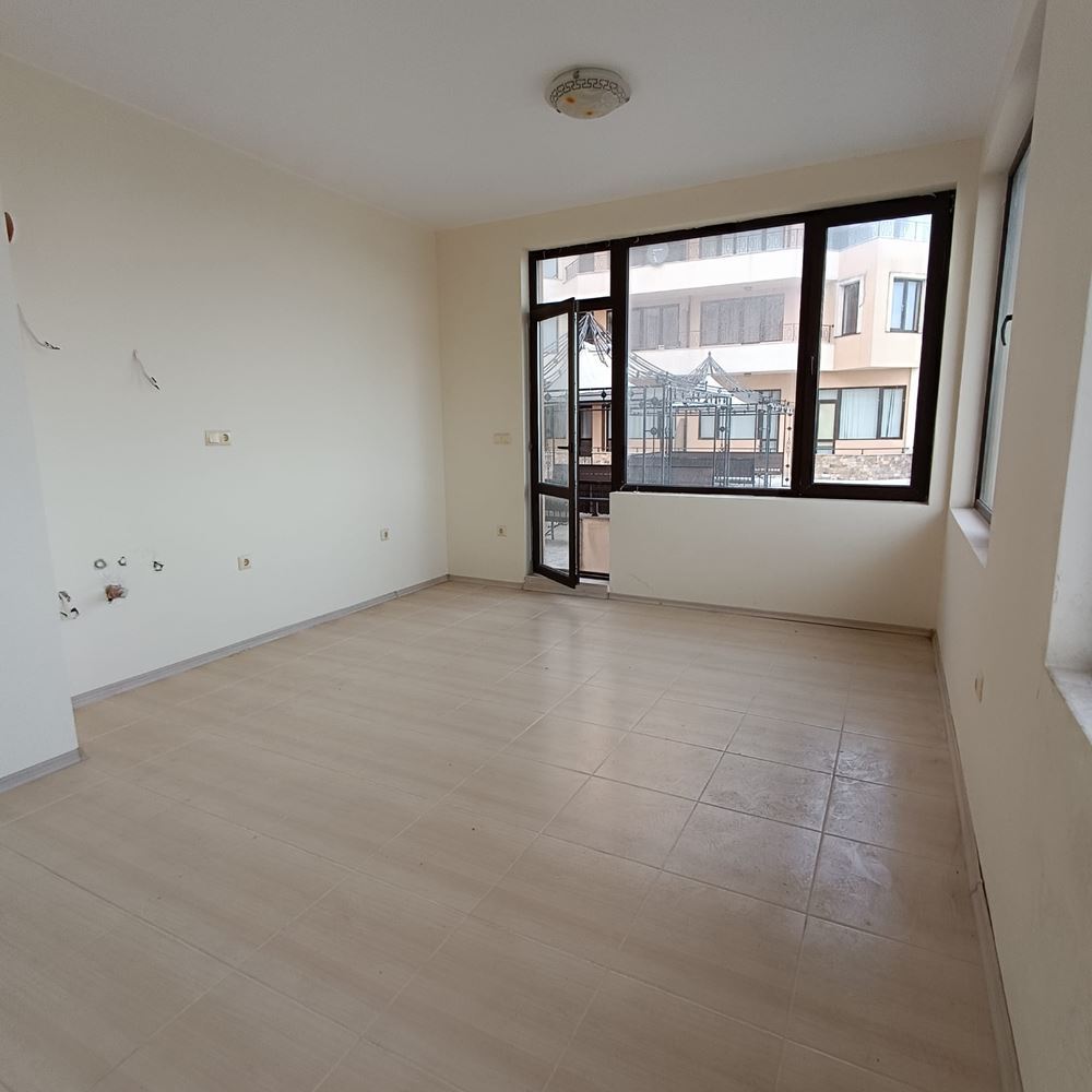 One-Bedroom Apartment on the First Line in Ravda with Panoramic Sea View