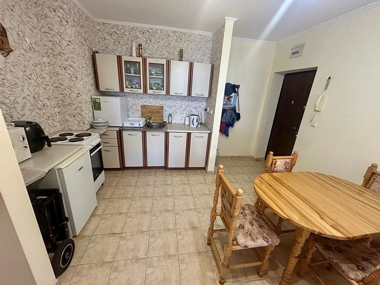 Spacious one-bedroom apartment with a green view in Nessebar – ready to move in