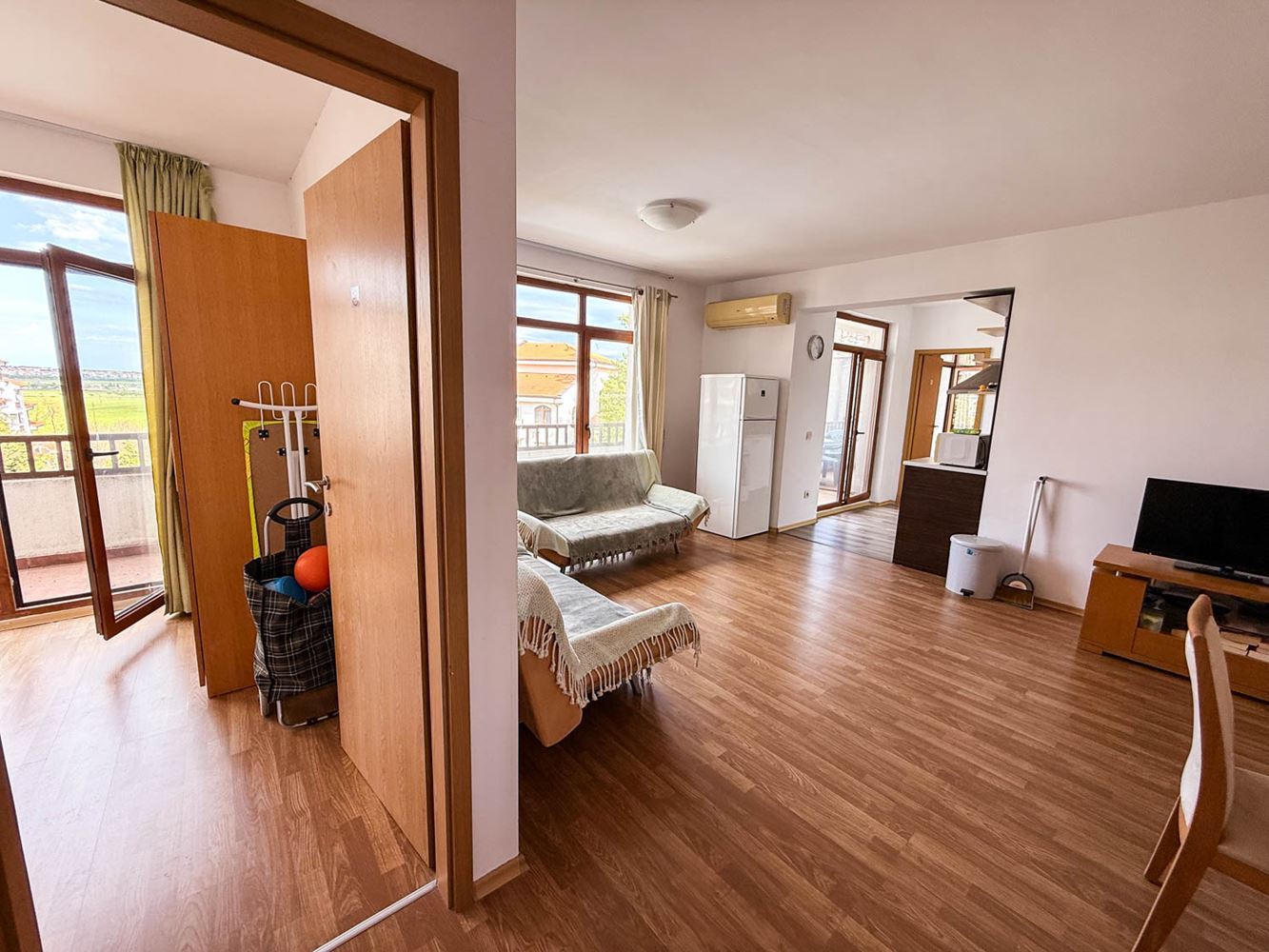 Spacious Two-Bedroom Apartment with Partial Sea Views in Aheloy