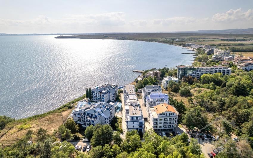 Apartment with two bedrooms on the first line in Pomorie with an impressive sea panorama