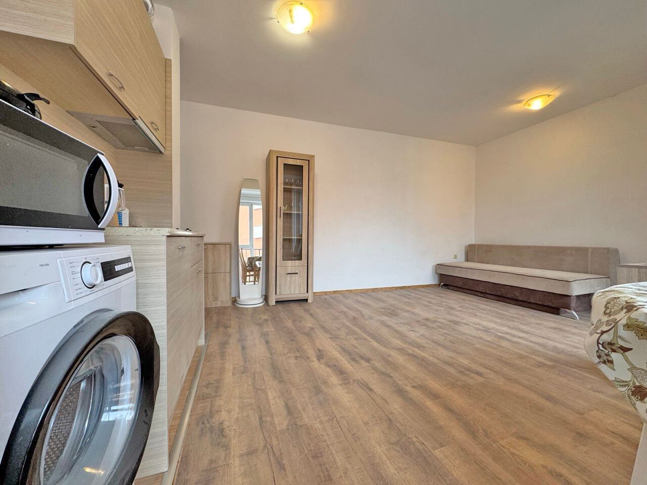 One-bedroom apartment with pool view in a prestigious complex in Sunny Beach