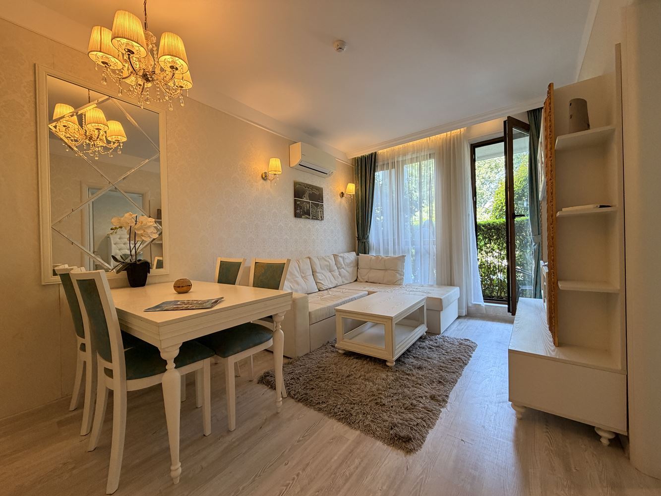 One-Bedroom Apartment with a View of the Park and Swimming Pool in a Prestigious Complex in Sunny Beach