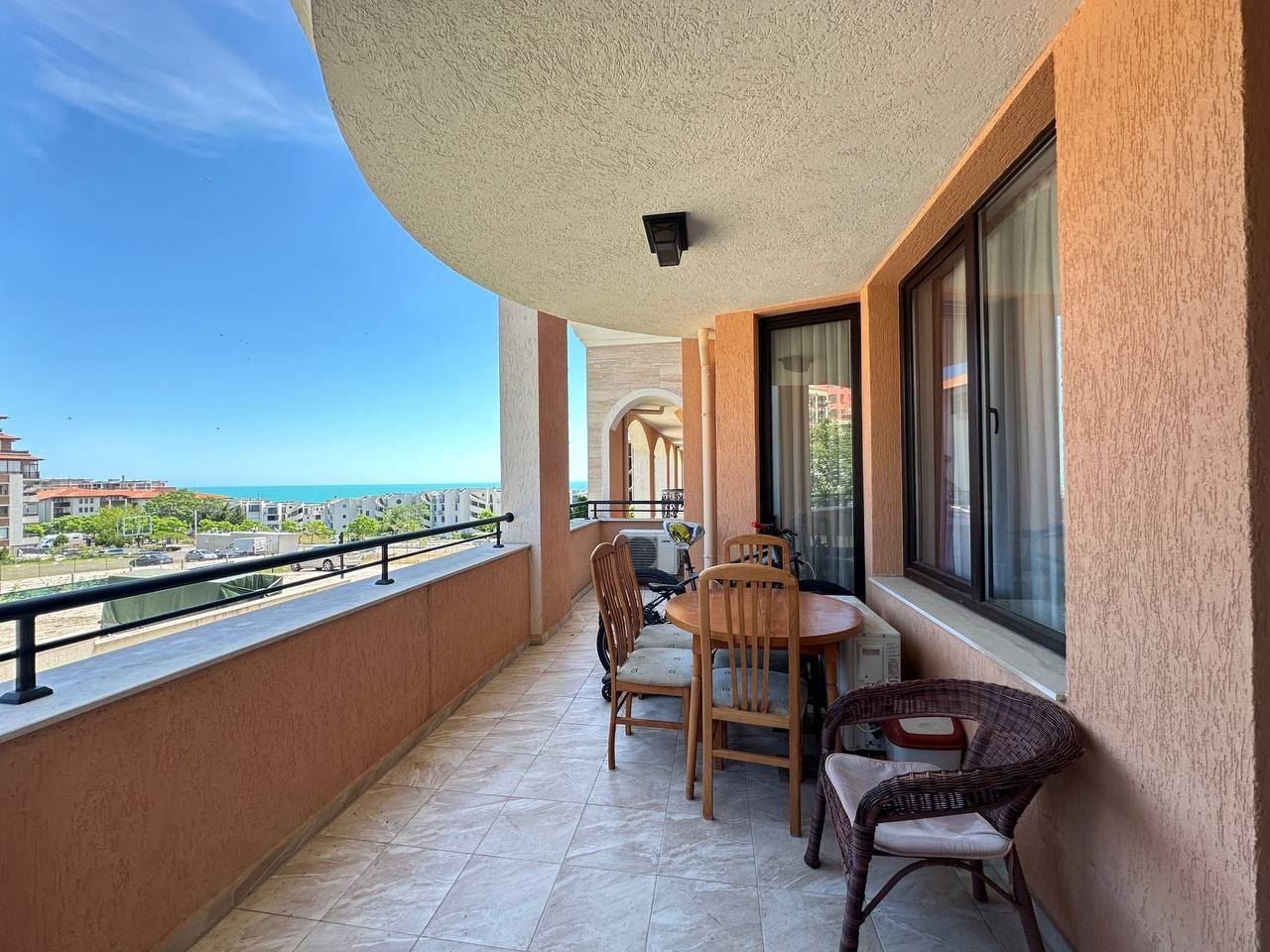 Two-Bedroom Apartment with Sea View 200 m from the Beach in Sveti Vlas