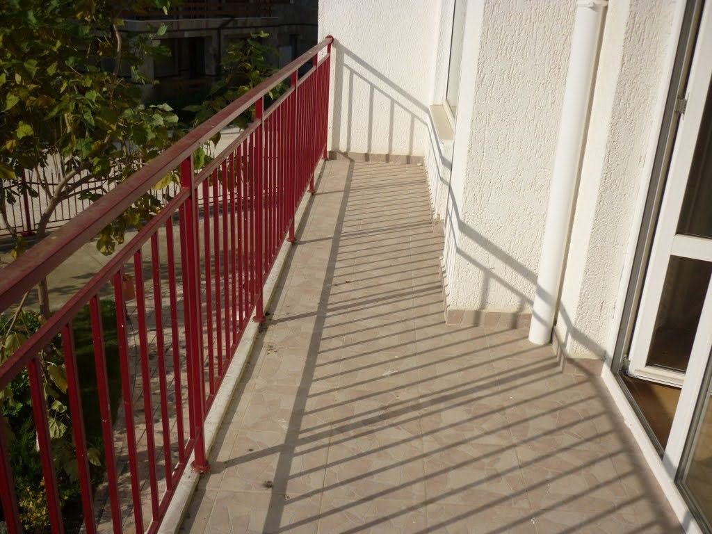 Fully Furnished One-Bedroom Apartment on the Beachfront with Sea View in Elenite