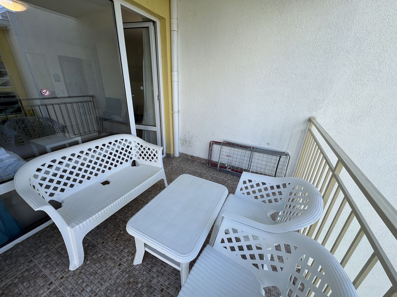 Spacious studio in Sveti Vlas with beautiful pool view – excellent investment by the sea