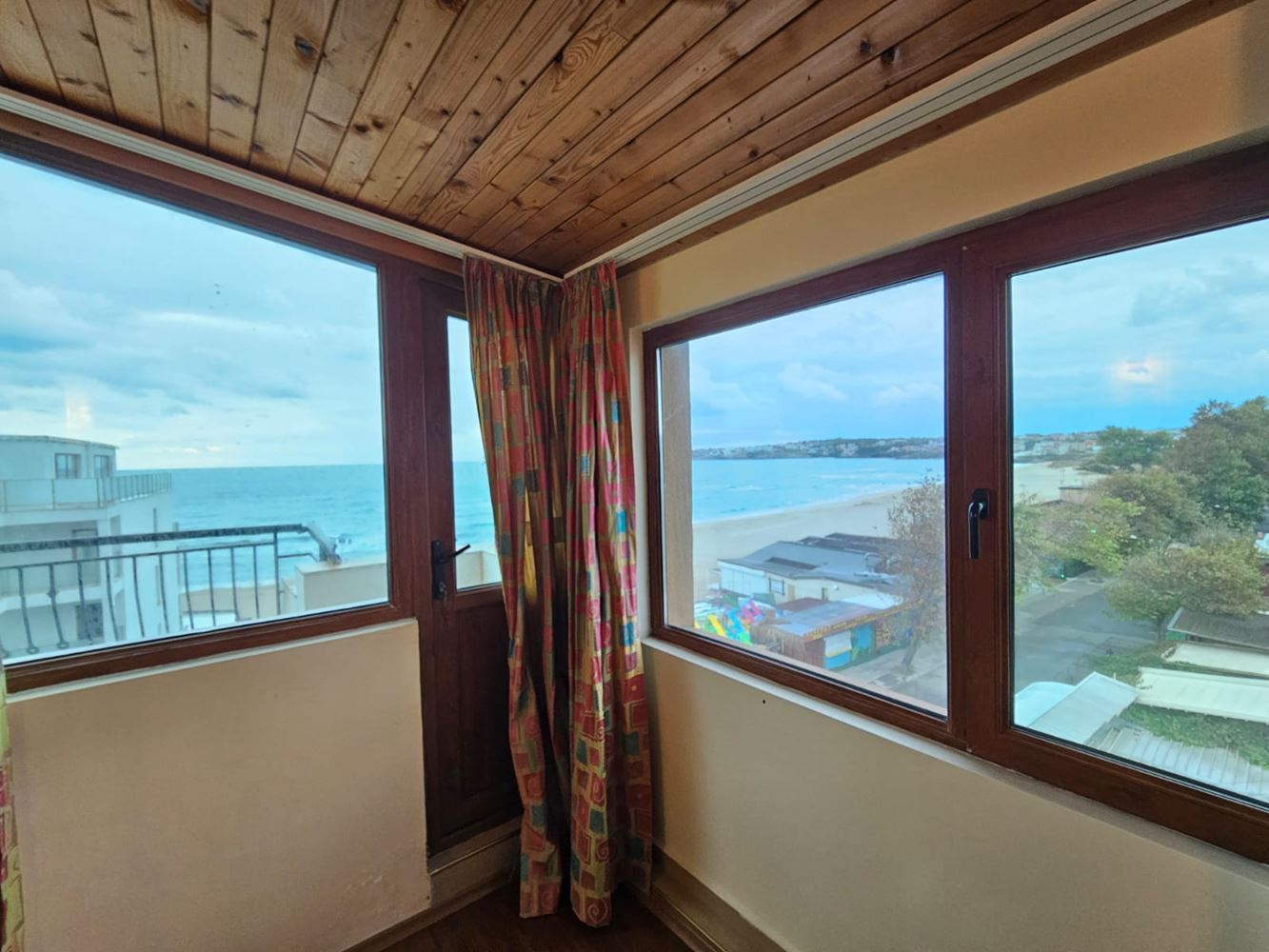 Spacious three-room apartment on the first line of the sea in Sozopol with a unique panoramic terrace