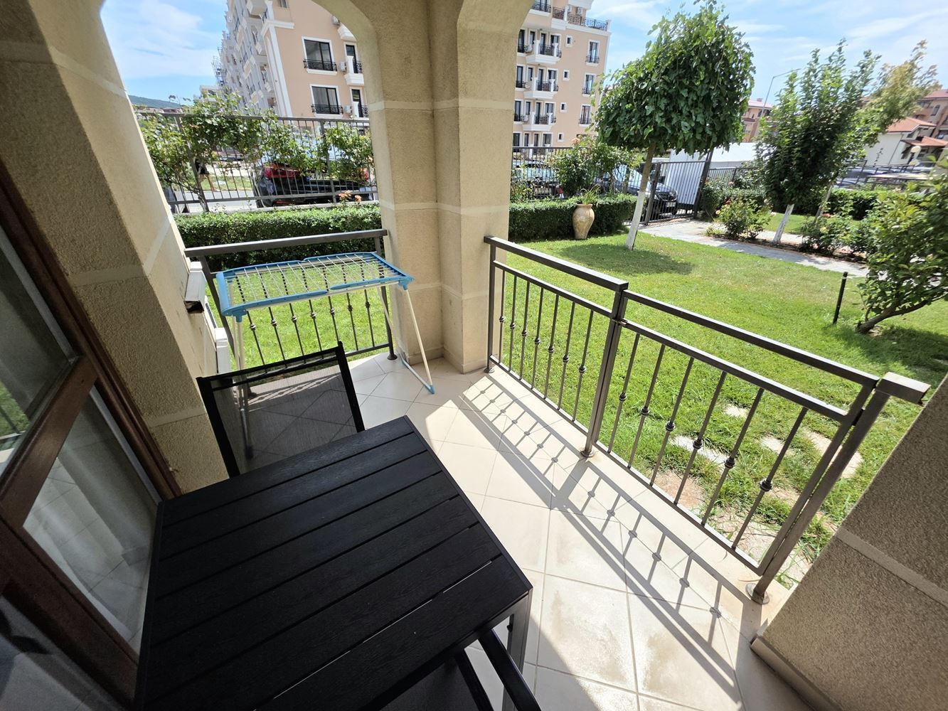 Sea Comfort with a Private Garden – One-Bedroom Apartment Just Steps from the Beach in Sveti Vlas